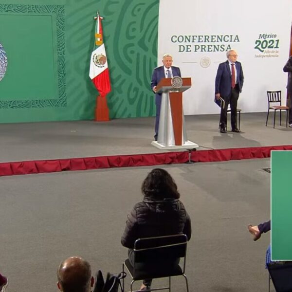 En “15 o 20 días me vacunaré” contra Covid-19, asegura AMLO