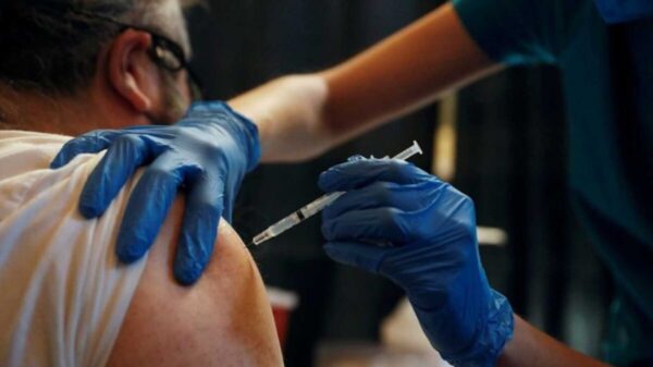 Pese a estar vacunados, reportan 87 abuelitos con Covid-19 en Guanajuato