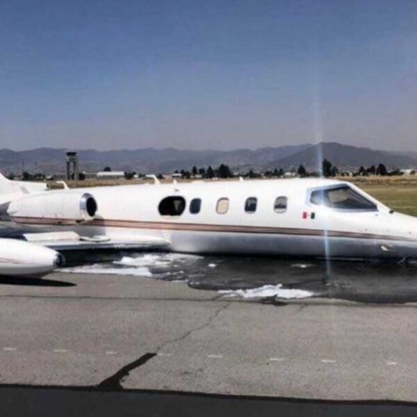 Aterriza de emergencia aeronave en Toluca, procedente de Cancún