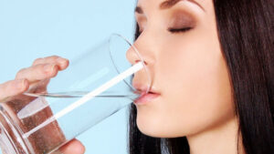 ¡Sabias qué? Beber aguas en ayunas te trae múltiples beneficios