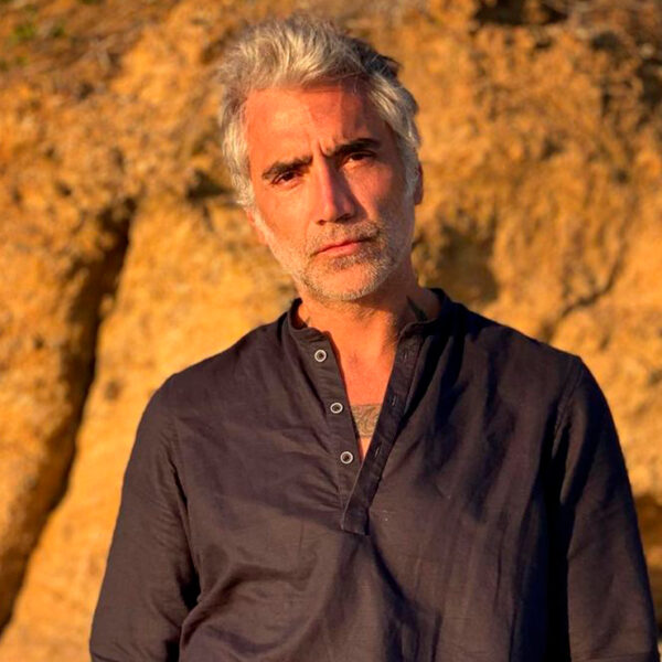 Alejandro Fernández celebra sus 50 años superando al Covid-19