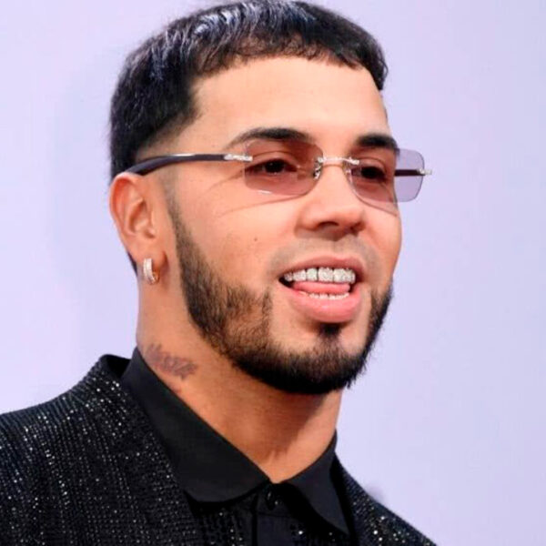 Anuel AA es captado con otra mujer ¿Y Karol G?