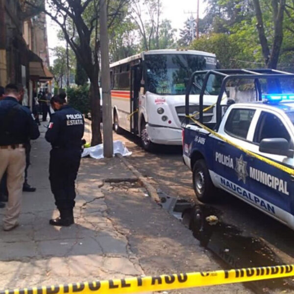 Asaltan camión de pasajeros; matan a abuelito y lesionan a su hijo en Edomex