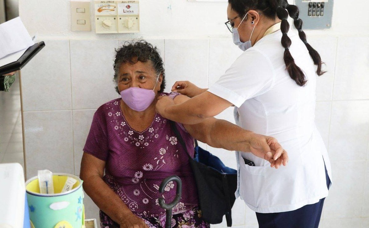 Abuelitos de asilos de Mérida recibirán vacuna contra covid el próximo lunes