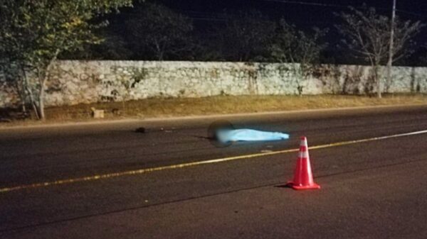 Muere hombre de identidad desconocida al ser atropellado en el Periférico de Mérida