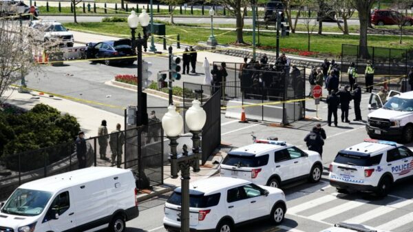 Nuevo ataque al Capitolio en EU; 2 muertos, un policía y el atacante
