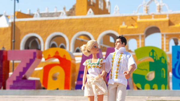 Se hace viral Barbie y Action Man en el pueblo mágico de Izamal