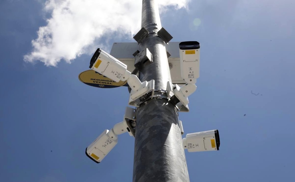 En Ciudad Caucel instalan cámaras con App para que vecinos vigilen su colonia