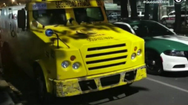 Roban camioneta de valores con 11 millones de pesos, en la CDMX