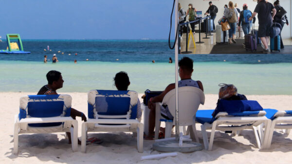 Pide gobierno de Cancún extremar medidas sanitarias en estas vacaciones
