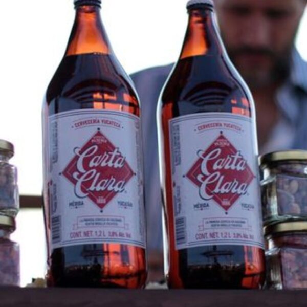 Regresa a cerveza típica Carta Clara a Yucatán