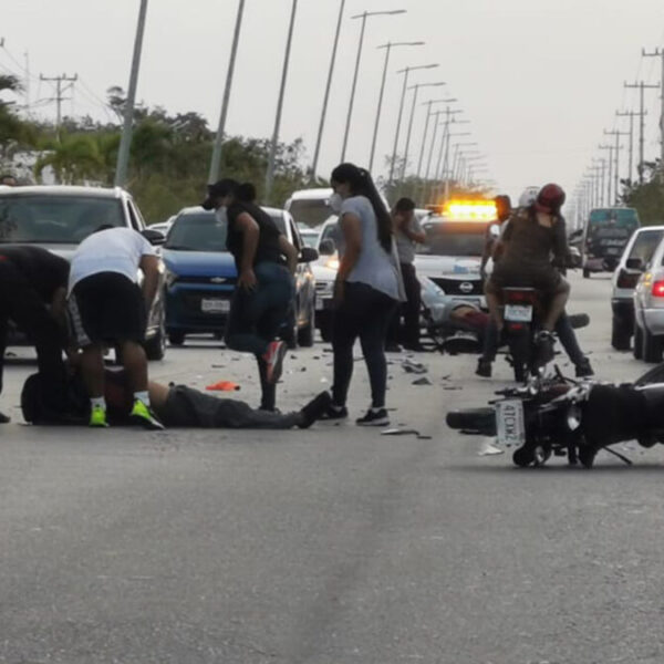 Cancún: Encontronazo de motos, un hombre pierde la vida