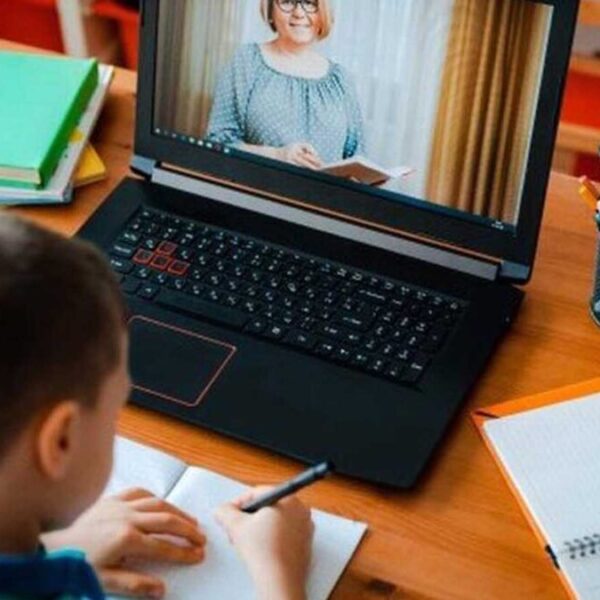 Tips para ayudar a tus hijos con las clases en línea
