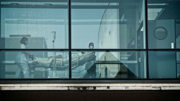 Critica OMS lentitud “inaceptable” de vacunación contra Covid-19 en Europa