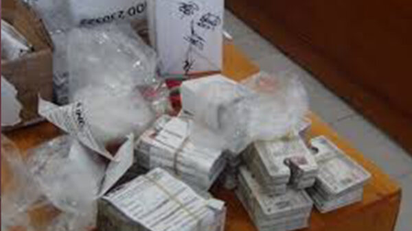 INE manda a la bóveda de seguridad 650 credenciales de elector del D2