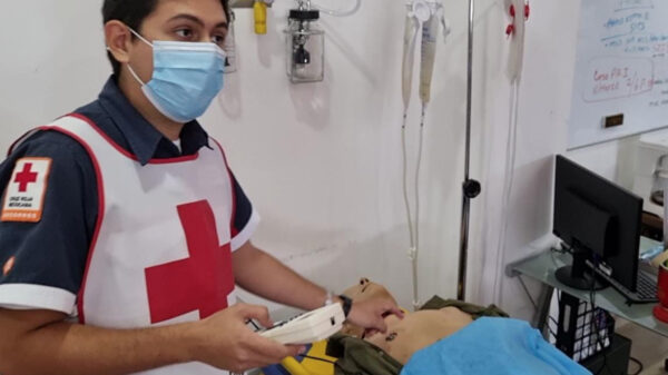 Paramédicos de la Cruz Roja aún no son vacunados contra el covid-19