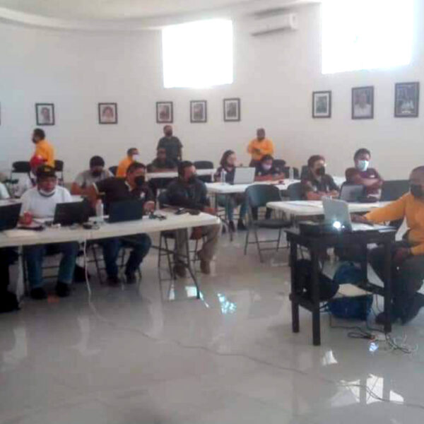 Capacitan a personal de protección civil de Lazaro Cárdenas