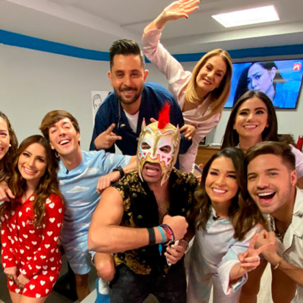 'Escorpión Dorado' presume sus influencias con Ricardo Salinas Pliego