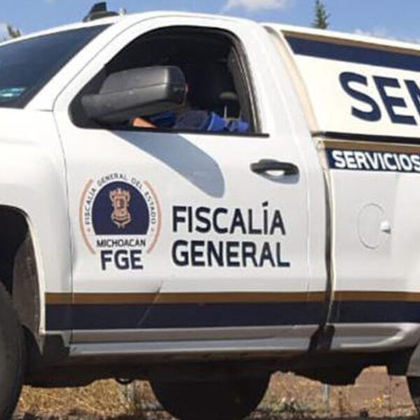 Encuentran cinco personas asesinadas en un auto en Michoacán