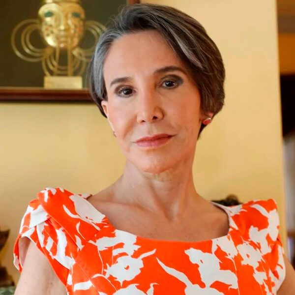 Florinda Meza invita seguirse cuidando contra el Covid-19