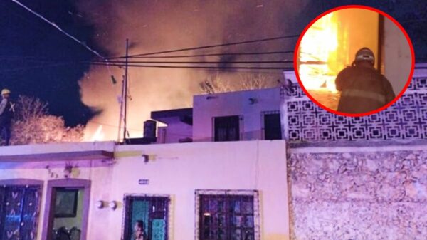 Fuerte incendio en una carpintería del Centro de Mérida pudo ser sofocado