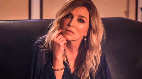 Laura Flores calla a sus 'haters' con tremendos 'cuadritos'