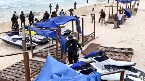 Celebran cancunenses liberación de playa Gaviota Azul