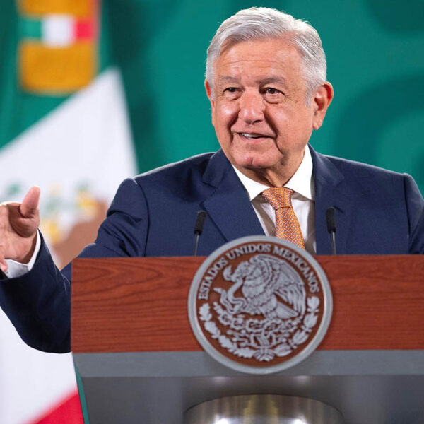 López Obrador descarta la desaparición del INE