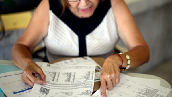 Roba financiera 95 % de pensión a exmaestra rural de Veracruz