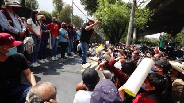 Advierte Salgado Macedonio, al INE: “si me voy yo, también se van ellos”