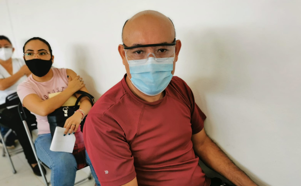 Satisface a médicos particulares recibir vacuna anticovid