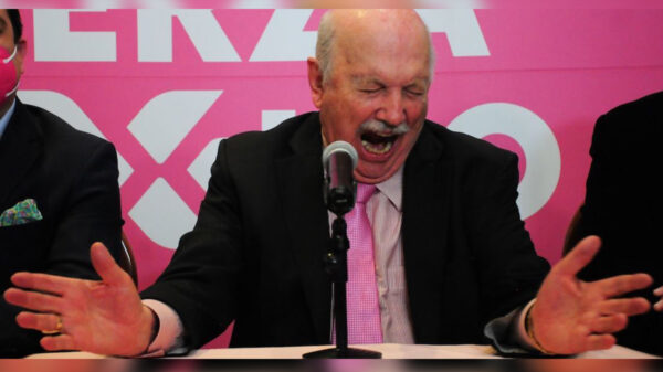 Se "raja" Onésimo Cepeda, ya no será candidato