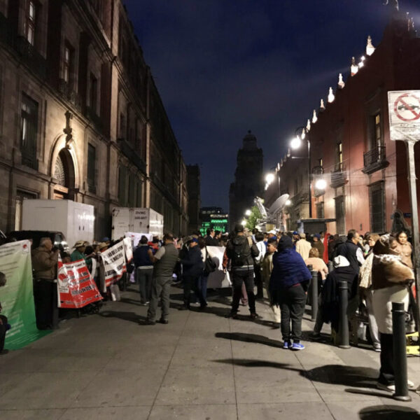 Atenderá Gobernación demandas de jubilados del IMSS, ofrece AMLO