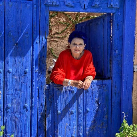 Ponen en venta 'La Casa Azul' de la madre de Miguel Bosé