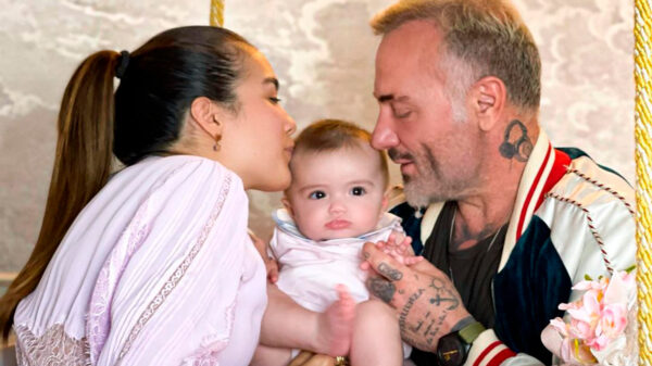 Realizan cirugía a la bebé de Gianluca Vacchi