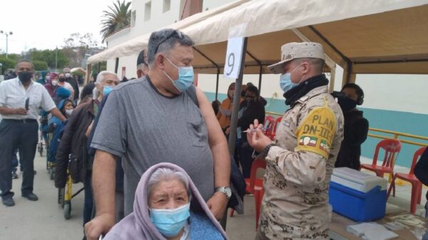 Invitan a registro para vacunación anti Covid-19 de personas de 50 a 59 años