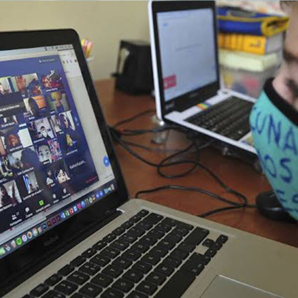 Regresan a clases estudiantes del nivel básico tras vacaciones