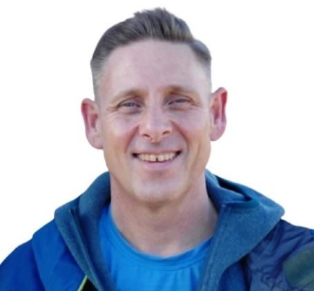 Richard Glenn, Suspenden a un maestro por llevar a sus alumnos a un club nudista