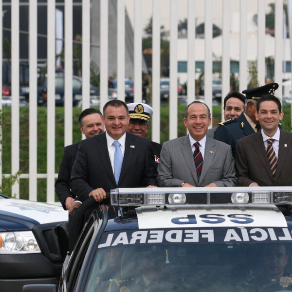 Calderón en la mira por desvíos de más de 300 mil millones de pesos