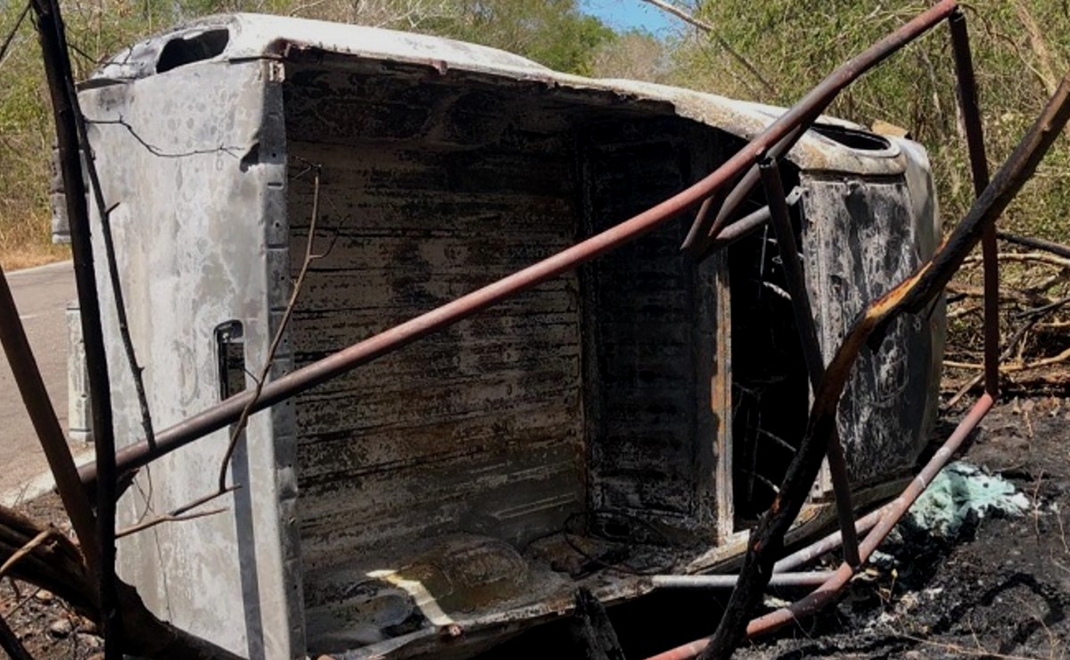 Se incendia vehículo tras volcar en la carretera Sinanché-San Crisanto