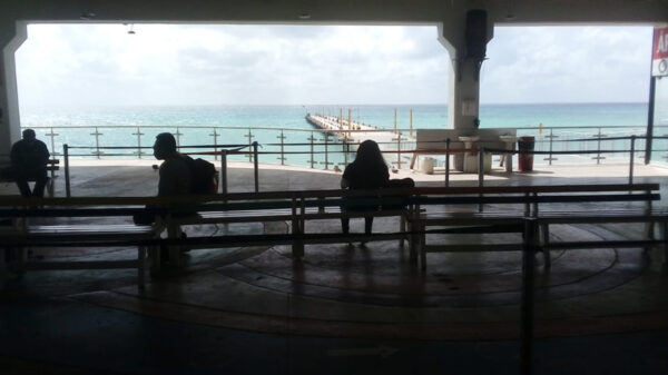 Repunta flujo de pasajeros en terminal marítima de Playa Del Carmen
