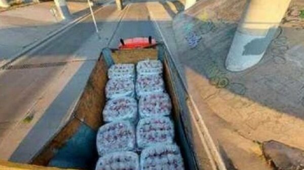 Indagan origen y destino de tráiler con despensas en SLP