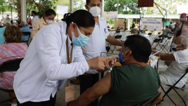 Se aplican más de 600 vacunas contra el Covid-19 en Mérida