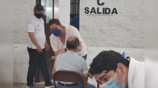 Vacunas de covid-19 sobrantes en Cancún se usarían en otros municipios