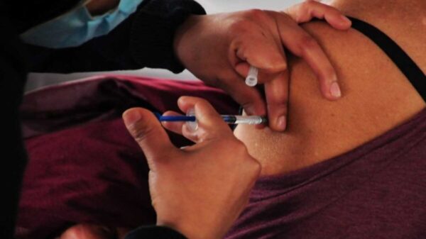 Maestros de cinco estados serán vacunados con una sola dosis