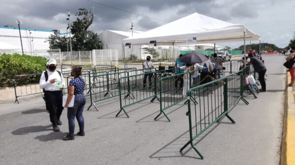 Desciende aforo en segundo día de vacunación covid en Cancún