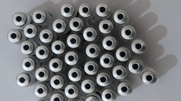 Vendían vacunas falsas anti Covid-19; son decomisadas en México y Polonia