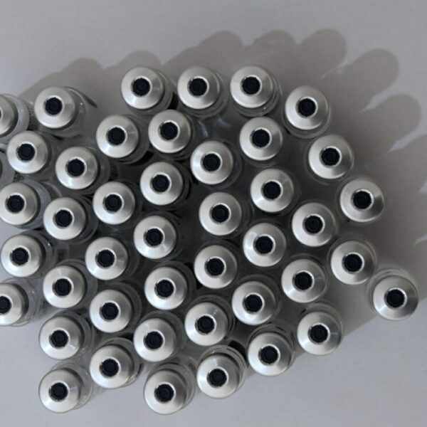 Vendían vacunas falsas anti Covid-19; son decomisadas en México y Polonia