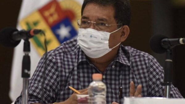 Se amacha Hernán Villatoro: no me voy del PT, advierte.