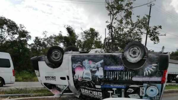 Se registra fuerte accidente en el bulevar Colosio de Cancún (VIDEO).